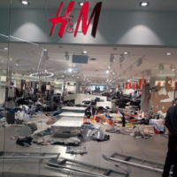 H&M прекращает работу в ЮАР из-за расистского скандала