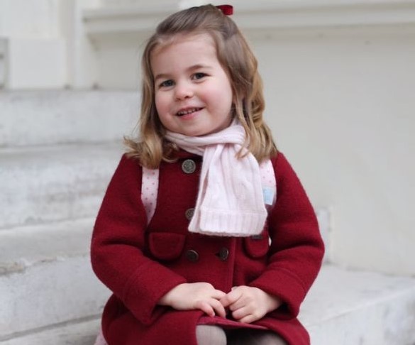 Кенсингтонский дворец показал фото подросшей принцессы Шарлотты