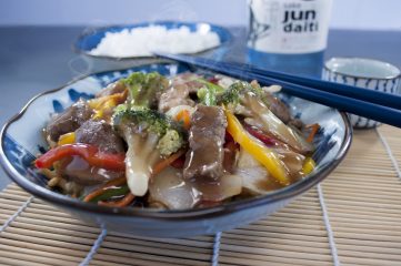 Китайская кухня: как приготовить чоу-мейн с креветками
