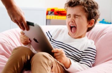 Как оторвать ребенка от экрана без борьбы: личный опыт