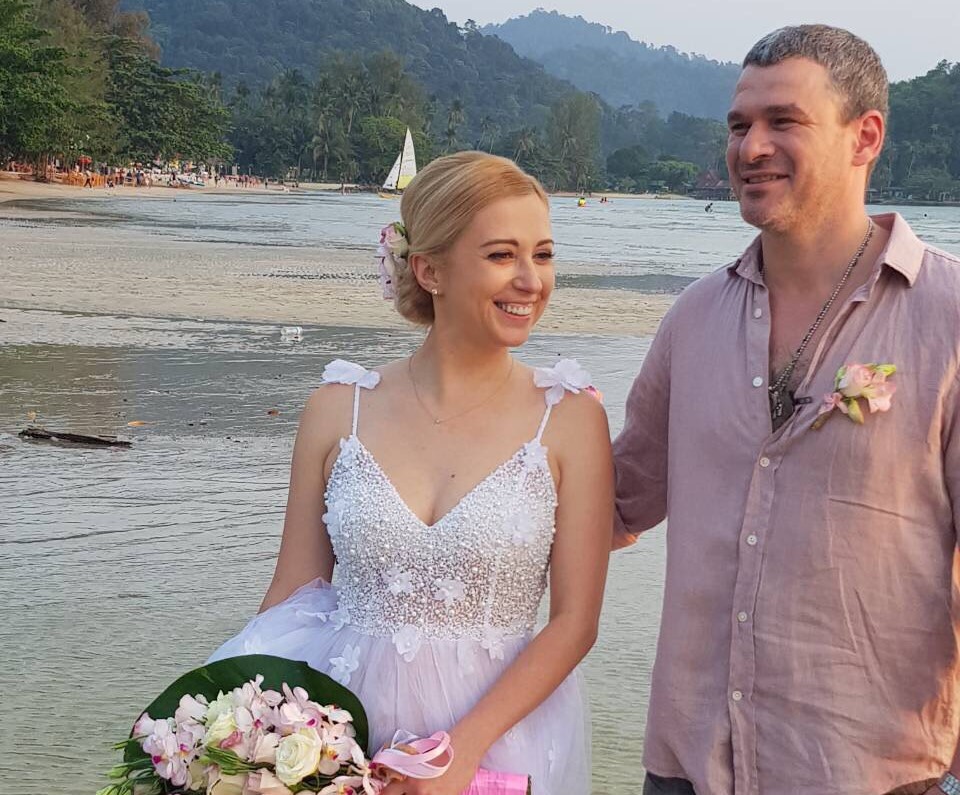 Тоня Матвиенко и Арсен Мирзоян сыграли свадьбу в Таиланде