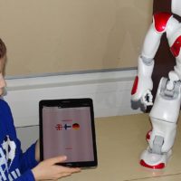 В Финляндии роботы начали учить школьников