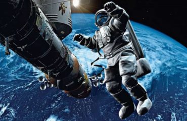 День космонавтики: впечатляющие фото и цитаты о космосе