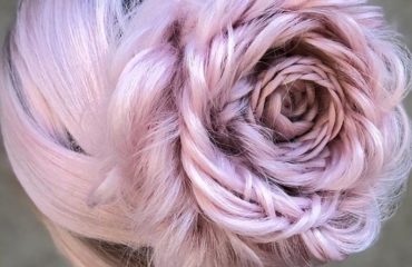 Розы из волос: в Instagram появился очаровательный тренд