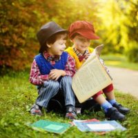 День детской книги: топ-5 познавательных произведений для ребенка
