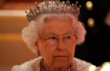 Королева Елизавета II решила исключить натуральный мех из королевского гадероба