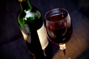 Где в Киеве пить вино: топ-3 заведения