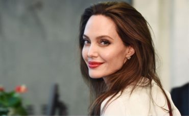Секреты красоты Анджелины Джоли: топ-6 правил от дерматолога актрисы