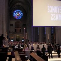 “Beyonce mass”: в США обсуждают мессу в честь Бейонсе в Сан-Франциско