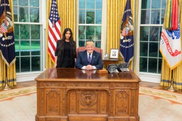 Встреча Ким Кардашян и Дональда Трампа стала объектом шуток и мемов