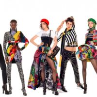 Модный рекорд: Versace сняли 54 модели в одном рекламном фото