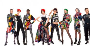 Модный рекорд: Versace сняли 54 модели в одном рекламном фото
