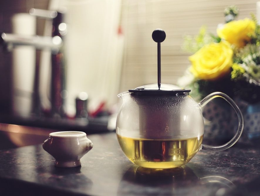 Утолить жажду в жару: топ-3 рецепта полезного чая