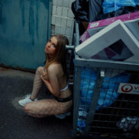 Украинская звезда Playboy разделась в горе мусора