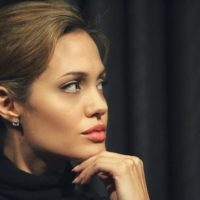 Из-за стрессов Анджелина Джоли снова теряет в весе