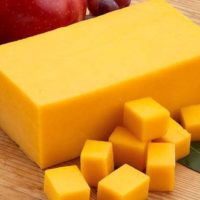 Ученые из Австралии назвали вид сыра, который можно есть на ночь