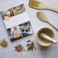 Меган Маркл выпустила благотворительную кулинарную книгу
