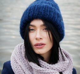 Как правильно выбрать шапку под овал лица: советы стилиста