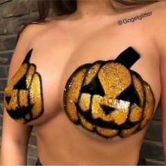 Безумный Хэллоуин в Instagram: пользователи Сети украшают интимные части тела
