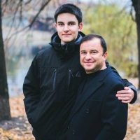 Виктор Павлик: “Сына я буду лечить в Украине”