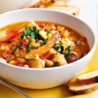 Суп с морепродуктами по-испански
