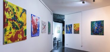 Мозаика Малайзии и золото Сахары: в Риме проходит выставка украинской художницы