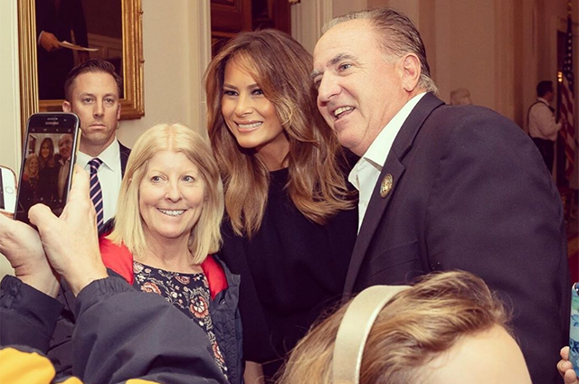 Меланья Трамп сделала приятный сюрприз посетителям Белого дома