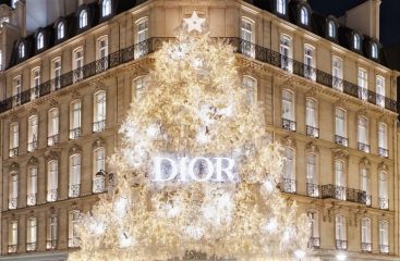 Модное Рождество в Париже: декор от Dior и благотворительные "елки"