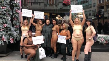 "Падшие ангелы": британки в белье протестовали против стандартов модной индустрии