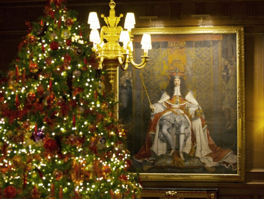 Королевская семья представила рождественские открытки