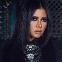 Египетская актриса предстанет перед судом за откровенное платье