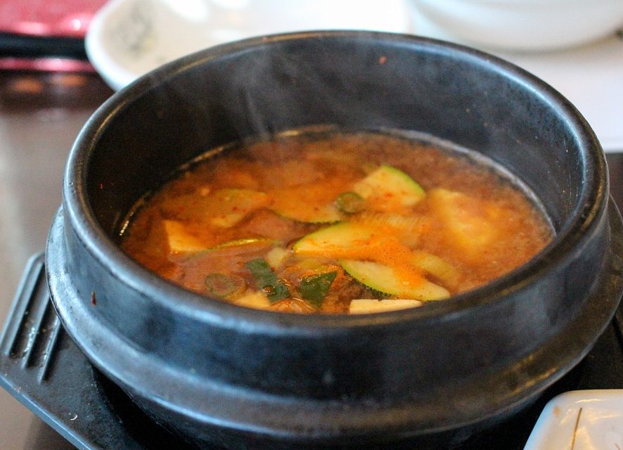 Мисо-суп: диетолог рассказала о пользе японского супа