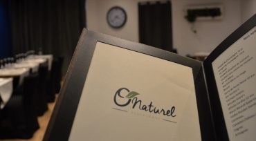 В Париже закрывают первый нудистский ресторан "O'naturel"