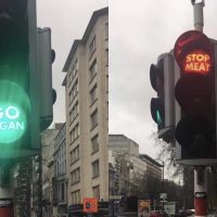 Бельгийские светофоры призывают людей переходить на веганство