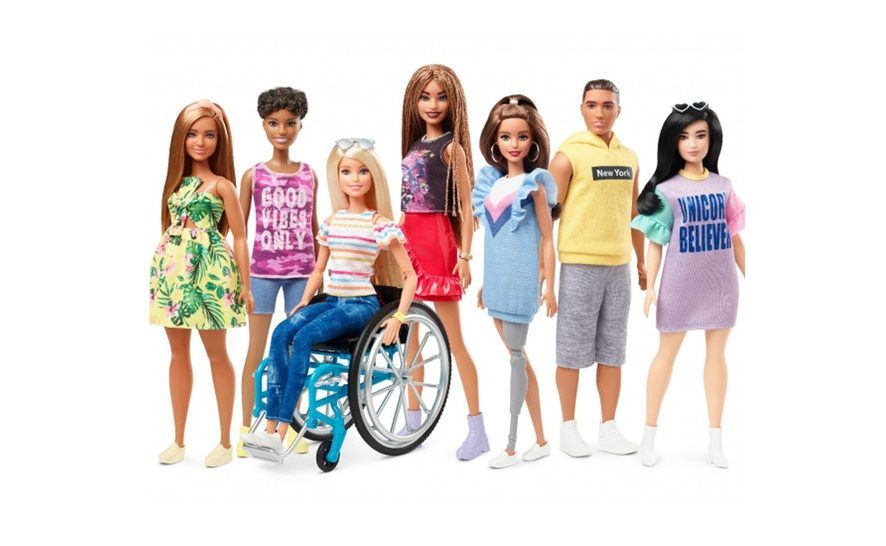 Mattel выпустят кукол Барби на инвалидной коляске и с протезами