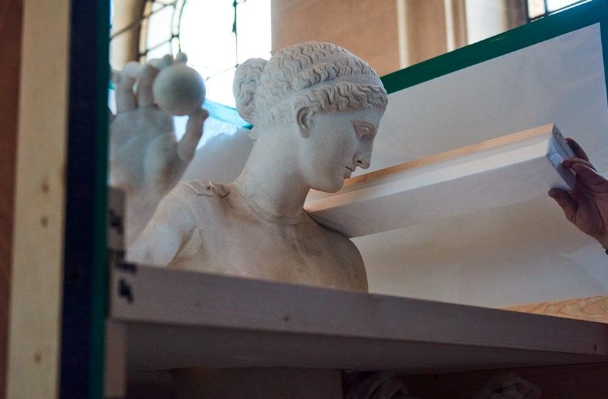Античные музейные статуи не прошли цензуру на Facebook