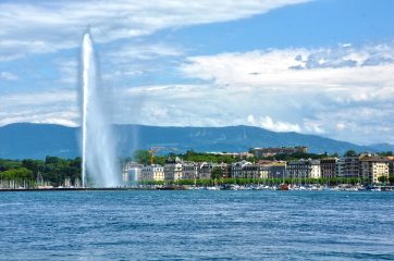 Женева будет давать туристам деньги на расходы