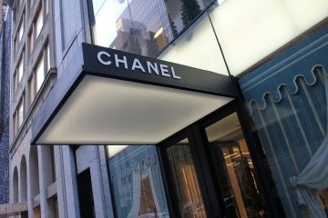 Кэмпбелл, Депп, Шиффер снялись в новой кампании часов Chanel J12