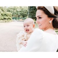 Принцу Луи год: Кейт Миддлтон опубликовала трогательные снимки сына