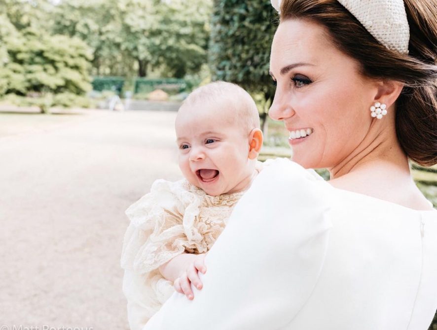Принцу Луи год: Кейт Миддлтон опубликовала трогательные снимки сына