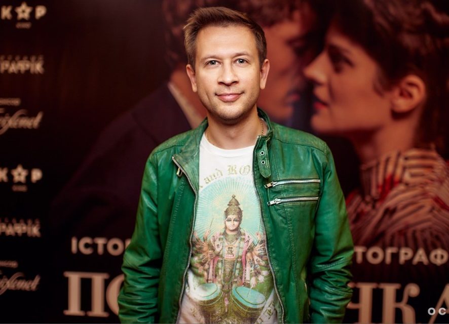 Дмитрий Ступка и Василиса Фролова посетили премьеру эротической мелодрамы "Клубничка"