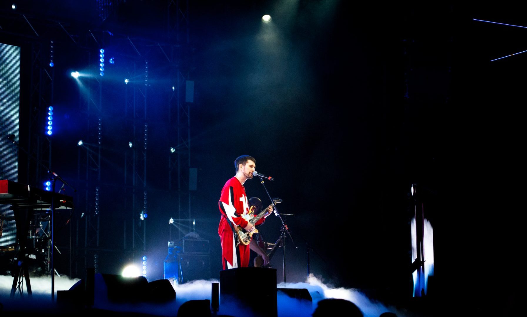 Иван Дорн и Олег Скрипка зажгли на юбилейном концерте Noize MC