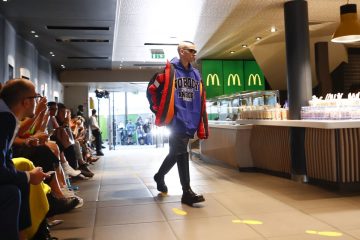 Демна Гвасалия собрал звезд на показ Vetements в McDonald’s