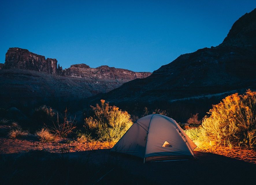 Интим на природе: топ-6 правил для хорошего секса в палатке