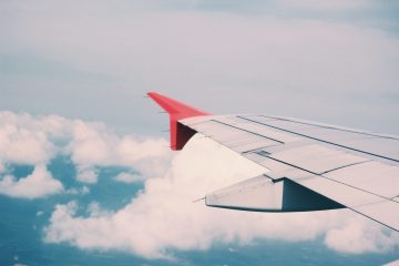 Как ухаживать за собой в самолете: 7 бьюти-секретов