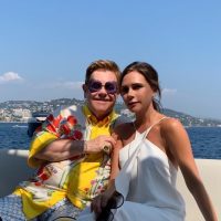 Счастливое лето: Дэвид и Виктория Бекхэм отдыхали на яхте Элтона Джона