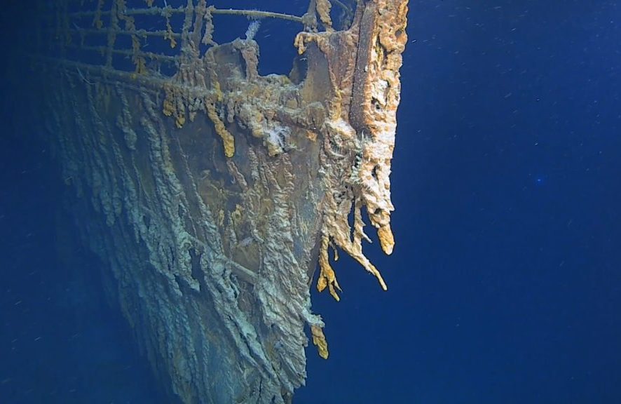 Океан не щадит: в сеть попало впечатляющее видео затонувшего "Титаник"