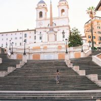 В Риме туристам запретили сидеть на знаменитой Испанской лестнице