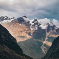 Покорение Эвереста: для альпинистов установят новые правила