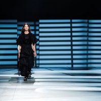 Лондонская неделя моды: готические платья, которые будут в тренде в 2020 году